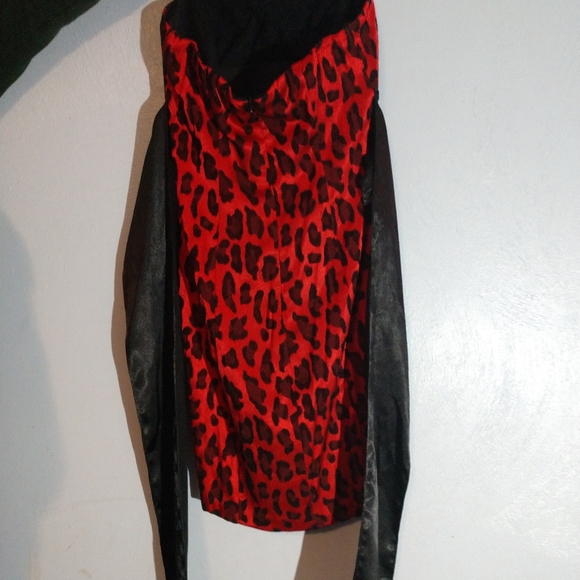 Red and black print dress - Picture 4 of 4